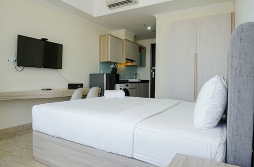 Photo 8 - Cozy and Furnished Studio at Menteng Park Apartment