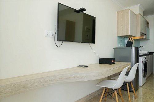 Photo 9 - Cozy and Furnished Studio at Menteng Park Apartment