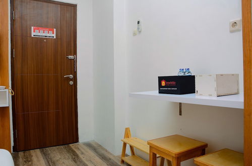 Photo 13 - Cozy Modern Studio at Lagoon Apartment near Bekasi Town Square