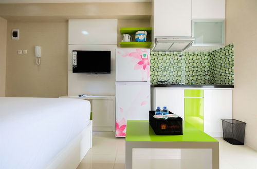 Foto 9 - Modern Studio Bassura City Apartment