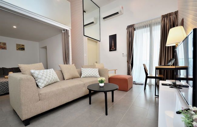 Cozy Family Suite Apartment - Photo 19