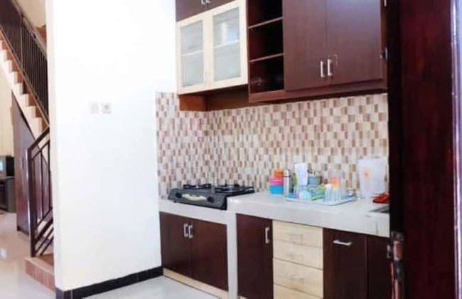 Homestay Tegal Kota by Simply Homy - Foto 8