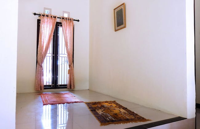 Homestay Tegal Kota by Simply Homy - Foto 10