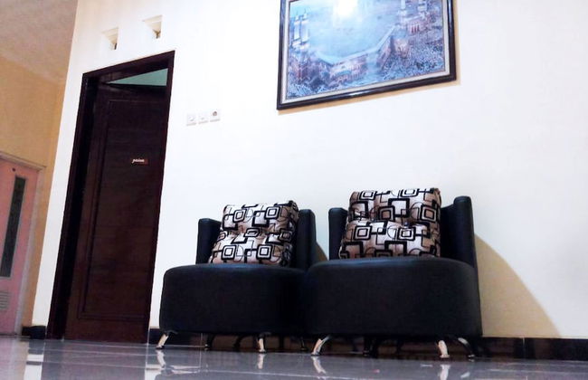 Homestay Tegal Kota by Simply Homy - Foto 2