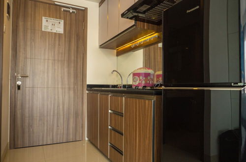 Photo 8 - Spacious Studio Room near Cihampelas Walk at Galeri Ciumbuleuit 3 Apartment