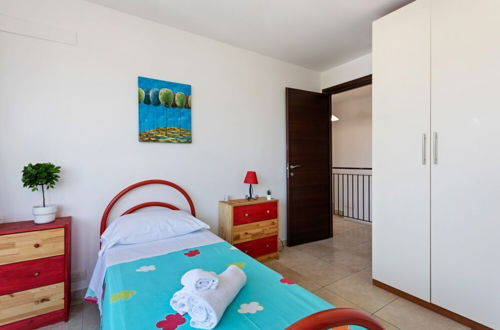 Photo 8 - Giardini Naxos Bright Apartments with Balcony