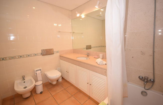 Sunny Balcony Apartment and Pool - Foto 24