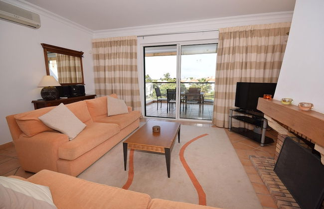 Sunny Balcony Apartment and Pool - Foto 17