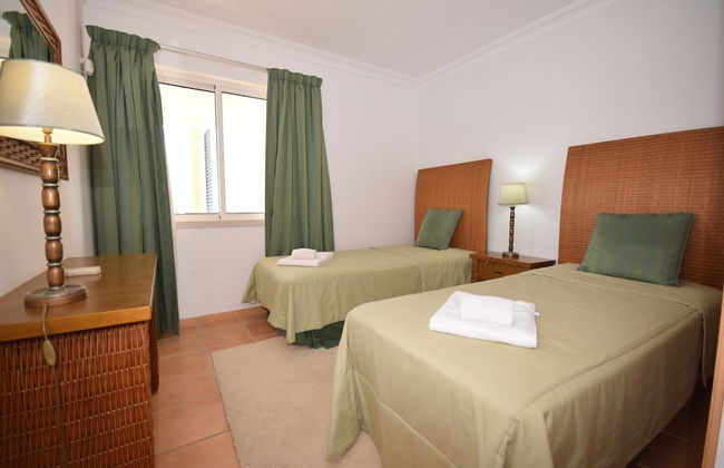 Sunny Balcony Apartment and Pool - Foto 29