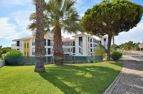 Foto 1 - Spacious Apartment in Quarteira With Swimming Pool