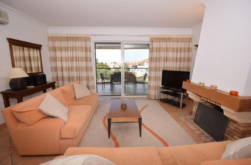 Photo 13 - Spacious Apartment in Quarteira With Swimming Pool