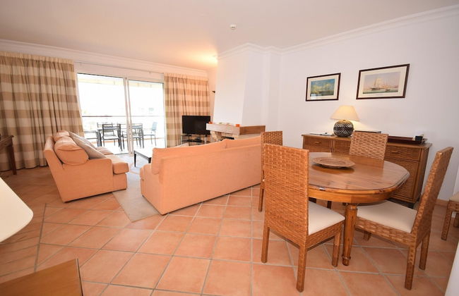 Sunny Balcony Apartment and Pool - Foto 13