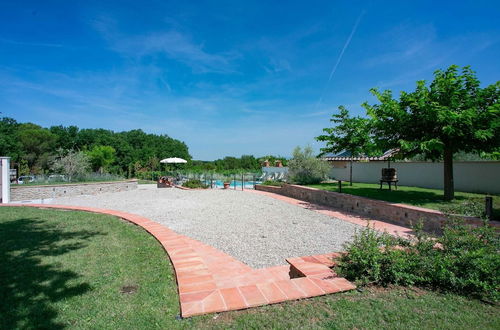 Photo 20 - Plush Holiday Home in Cortona with Hot Tub