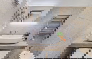 Photo 23 - Colonna Luxury Suites