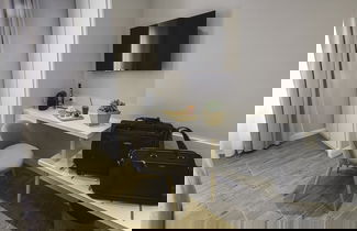 Photo 8 - Colonna Luxury Suites