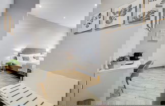 Photo 14 - Colonna Luxury Suites