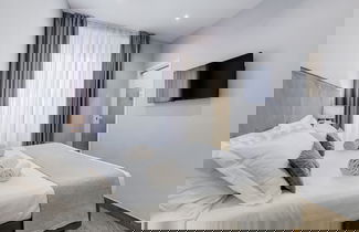 Photo 15 - Colonna Luxury Suites