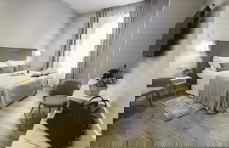 Photo 4 - Colonna Luxury Suites