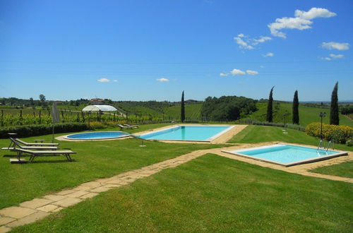 Foto 24 - Belvilla by OYO Holiday Home With Pool in Stabbia