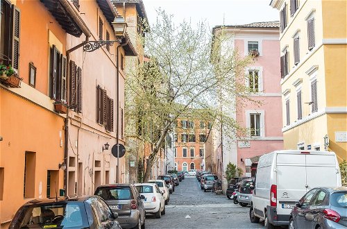 Photo 26 - Rental In Rome Trastevere White Apartment