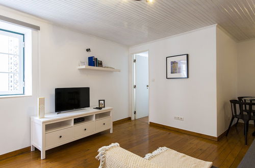 Photo 9 - JOIVY Stylish 1-bed flat w/ city views in Alfama