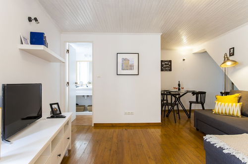 Photo 8 - JOIVY Stylish 1-bed flat w/ city views in Alfama