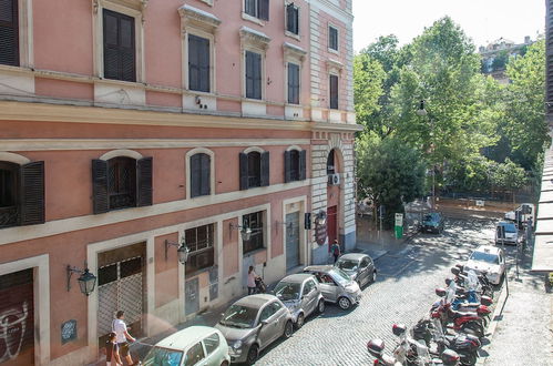 Photo 1 - Rental In Rome The Heart Of Trastevere