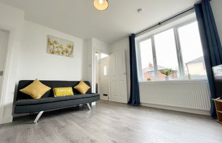 Photo 1 - Worksop Newly Refurbished 3-bedroom House