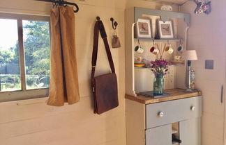 Foto 2 - Outstandingly Situated Cosy Shepherds Hut