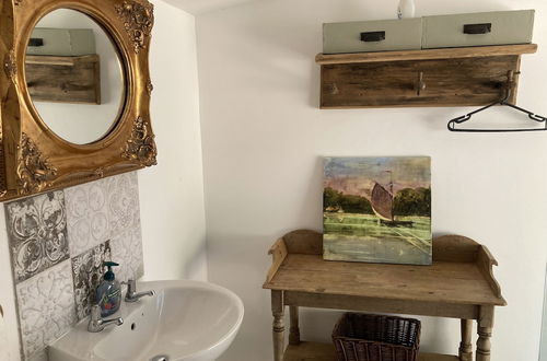 Photo 10 - Outstandingly Situated Cosy Shepherds Hut