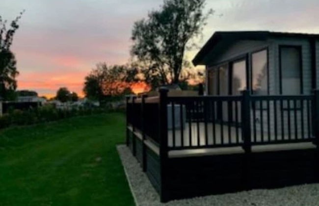 Captivating Bluebell Lodge 2-bed Cotswolds Caravan - Foto 25