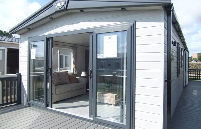 Captivating Bluebell Lodge 2-bed Cotswolds Caravan - Foto 8