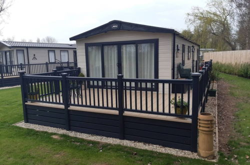 Foto 19 - Captivating Bluebell Lodge 2-bed Cotswolds Caravan