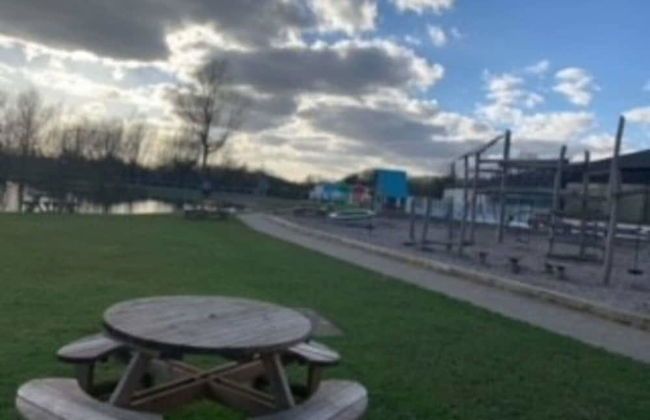 Captivating Bluebell Lodge 2-bed Cotswolds Caravan - Foto 13