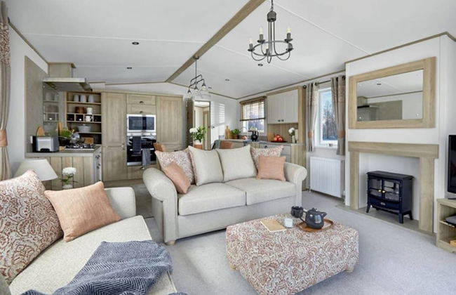 Captivating Bluebell Lodge 2-bed Cotswolds Caravan - Foto 6