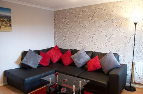 Photo 14 - Comfortable & Bright 2 Bed Near Leith Walk