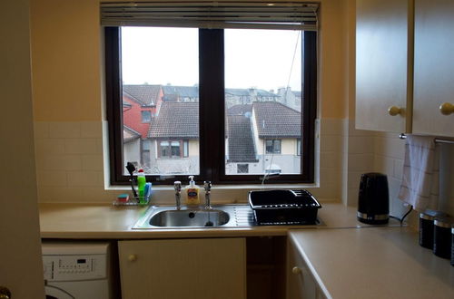 Photo 7 - Comfortable & Bright 2 Bed Near Leith Walk