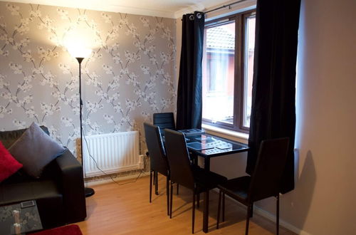 Photo 11 - Comfortable & Bright 2 Bed Near Leith Walk