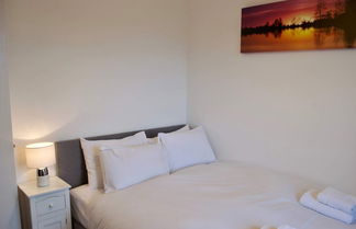 Photo 3 - Comfortable & Bright 2 Bed Near Leith Walk