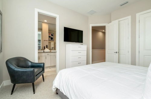 Photo 3 - Amazing Location Modern Townhome Close To Disney