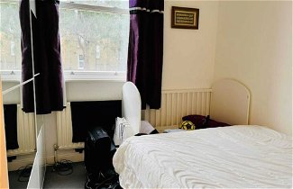 Photo 2 - Comfortable 2 Bedroom Apartment in West London