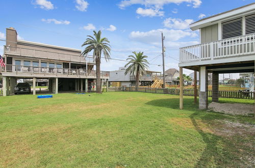 Photo 26 - Betsy's Beachfront Cottage