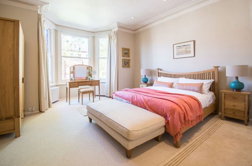 Photo 10 - Homely 2 Bedroom Victorian Apartment in Hampstead