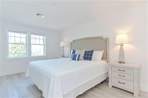 Foto 6 - Harbourtown Suites Luxury Condo