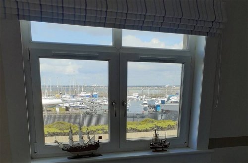 Photo 10 - Marina View, Lovely Upper 3 Bedroom Apartment