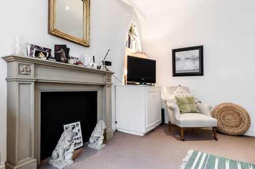 Photo 5 - 2 Bed 2 Bath Garden Flat in Victoria Pimlico