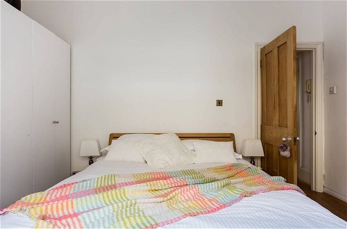 Photo 5 - Bright and Beautiful 2 Bed Flat Near Hyde Park