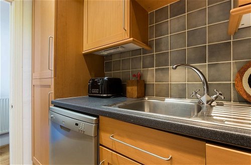 Photo 10 - Bright and Beautiful 2 Bed Flat Near Hyde Park
