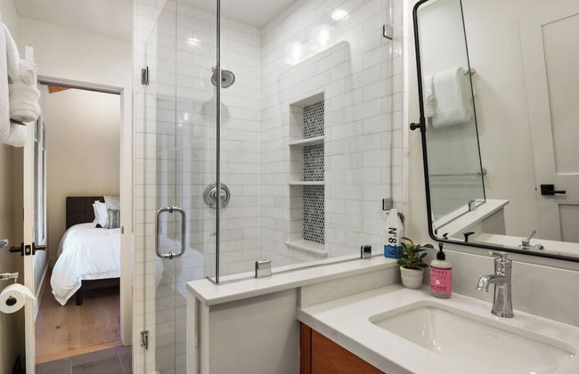 Soak in Luxury Lake Views of Tahoe From Deck - Foto 21