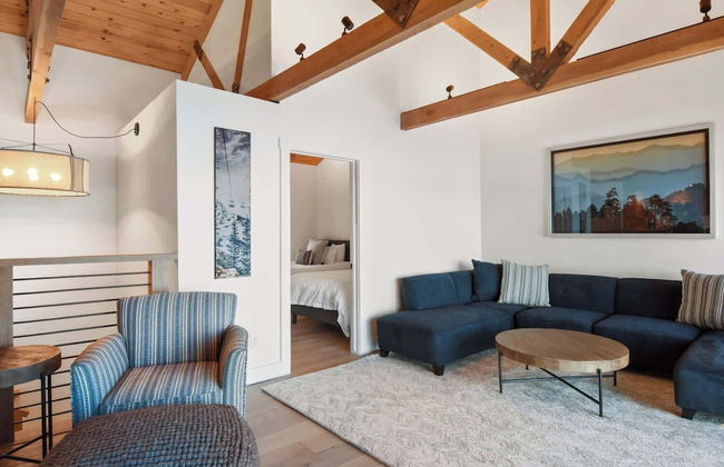 Soak in Luxury Lake Views of Tahoe From Deck - Foto 16